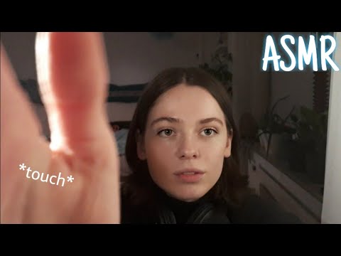 [ASMR] Kanalvorstellung (whispering, hand movements)
