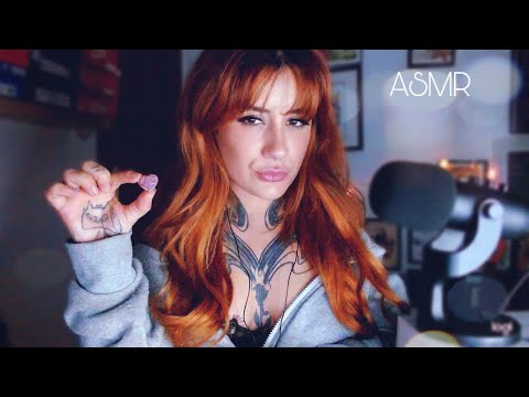 ASMR · Comiendo Chuches Veganas mientras Charlamos