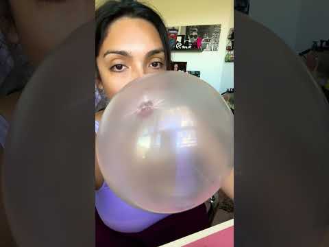 BIG BUBBLE ASMR | blowing a HUGE bubble sounds #bubblegumblowing #bubblegum