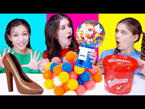 BUBBLE GUM VS CHOCOLATE FOOD ASMR EATING CHALLENGE LiLiBu