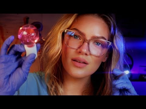 ASMR Infermiera ti Visita: Primo Soccorso per Colpo di Calore
