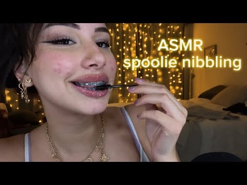 ASMR spoolie nibbling ✨ spoolie mic brushing/ layered mouth sounds 