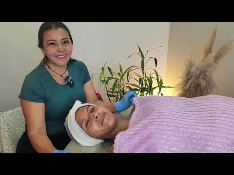 Facial cleansing with ultrasonic spatula and hydroplastic mask/MODELO PAULINA
