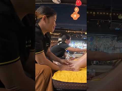 Así son los masajes de pies en Asia #massage #relax