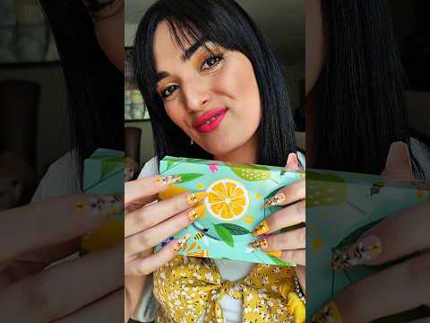 Uñas nuevas y outfit en amarillo 🌻🐝💅🏼💛 #asmrvideos #shortvideo #tapping #nailsart #bees