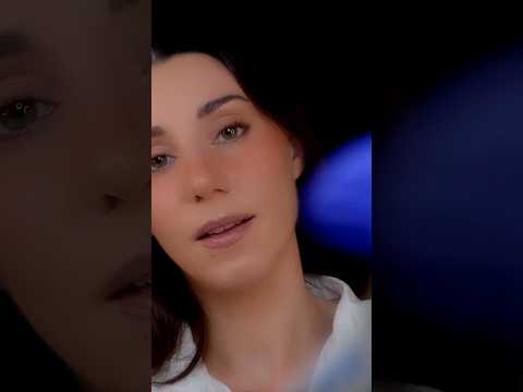 ASMR Médico 👩🏻‍⚕️❤️‍🩹 Enfermera cariñosa te cura 💤 Roleplay en Español 💫 #shorts #short  #asmr