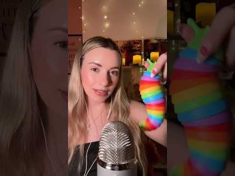 How many times do you see this ASMR trigger? 🐛✨ #asmrsounds #asmrtapping