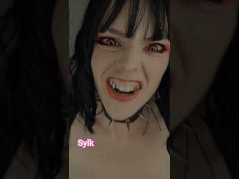 Sylk doing this challenge 💖🖤❤️ Do you prefer Sylk Or Dark Sylk's version?#succubuscosplay #succubus