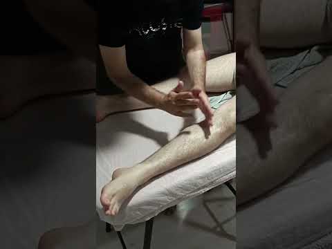DEEP RELAXATION TECHNIQUES FOR THE QUADRICEPS MUSCLES #satisfying #relaxing #asmr #shorts #massage