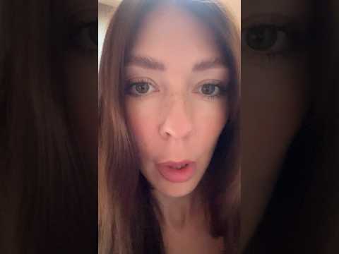 What’s in my travel cosmetic bag? Blurry edition 🤭✨💄💋 #asmr #beauty #cosmetics #whispering #fyp