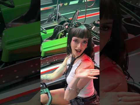 J’ai assisté à mon PREMIER DÉFILÉ 🏎️ (dans un KARTING)