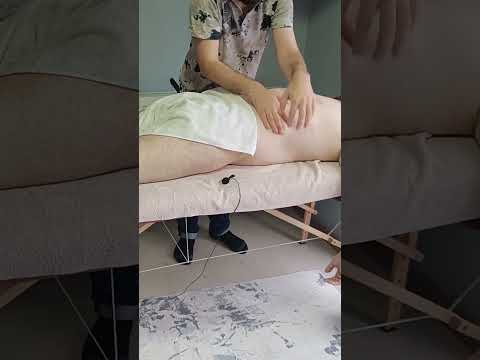 A massage that eliminates all back muscle pain. #satisfying #relaxing #asmr #shorts #massage