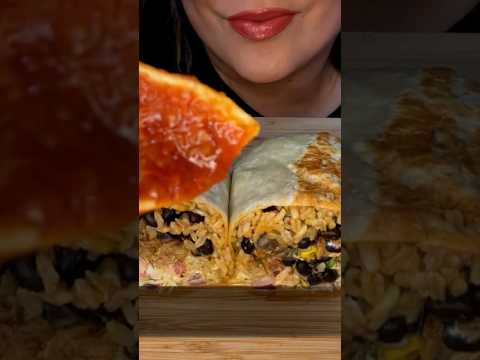 Eating nachos #asmr #ytviral #mexicanfood #food