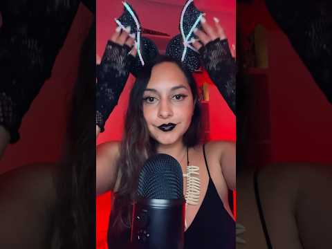 SCRATCHING 🦇🖤 #asmr #asmrcommunity #scratching #scratchingasmr #asmrsounds