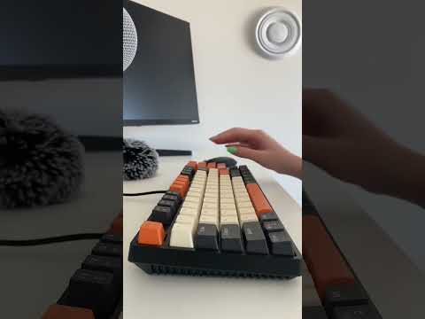 keyboard!! #asmr #asmrtist #asmrvideo #asmrshorts #keyboardasmr #tappingasmr #tiktokasmr #asmrkea