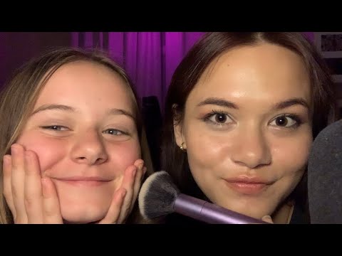 ASMR español// mi hermana y yo te maquillamos