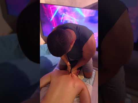 When you have to go deeper 🤜🏻🤛🏻 #massage #therapy #deeptissue #relax