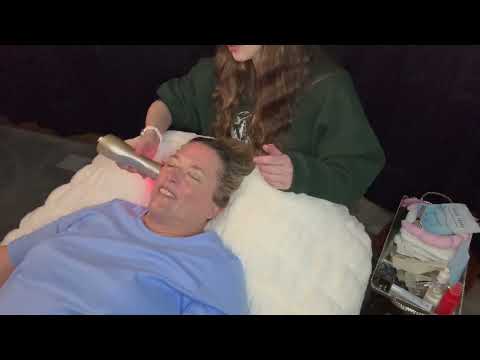 ASMR | Giving My Mom a Facial/Scalp Massage☺️💆🏼‍♀️