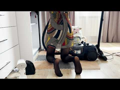 Cleaning a Closet with a Bosch Series 4 Vacuum Cleaner. ASMR