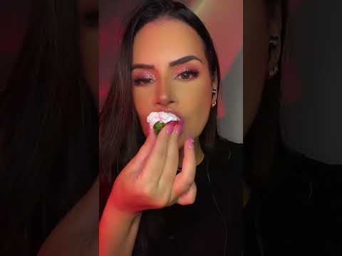 ASMR| Morangos com chantilly strawberries with whipped cream| relaxing