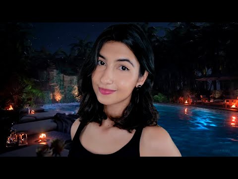 ASMR Te relaxando na beira da piscina em uma noite aconchegante 🌙