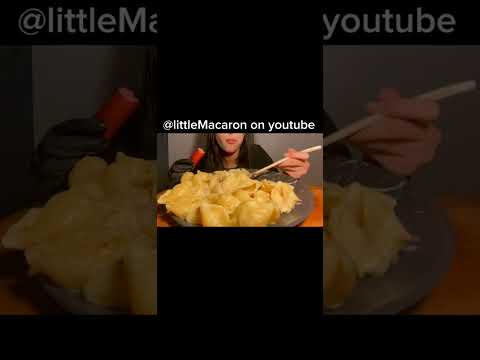 Mac and Cheese Mukbang ASMR #asmr #eatingasmr #macandcheese #cheese #creamy #shorts #mukbang #food