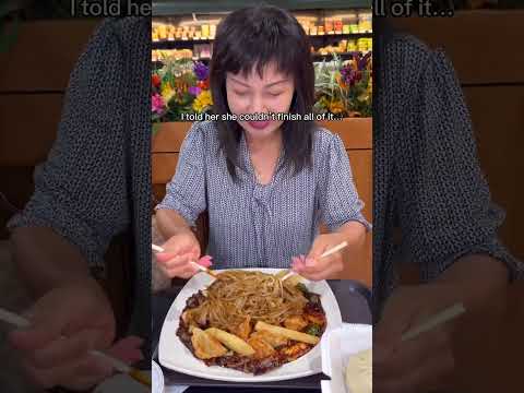 EATING THE BIGGEST PLATE OF BLACK BEAN NOODLES! SPICY SEAFOOD NOODLES, KING SPICY MANDU