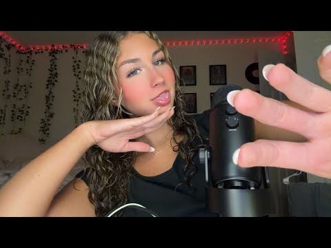 ASMR// FABRIC SCRATCHING & UPCLOSE TINGLY WHISPERS (RELAXING)