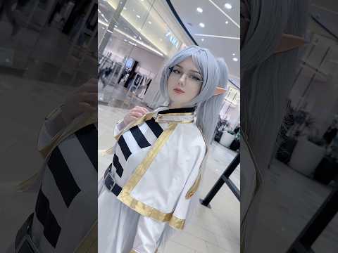 Shopping with Frieren #cosplay #cosplayer #anime #frieren #frierenbeyondjourneysend