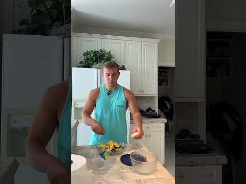 Making fruit cereal