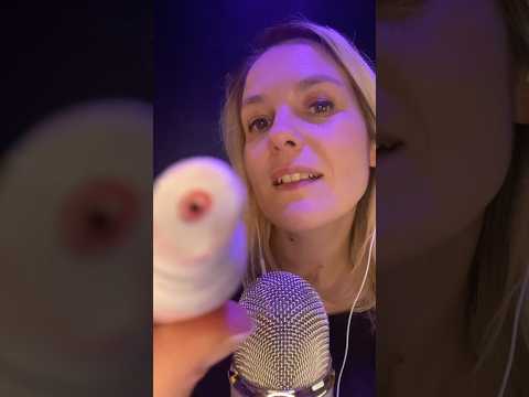 ASMR FR / Je te mets de la crème sur les lèvres #asmrfr #asmrshorts #shortsasmr