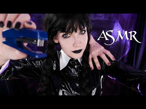 АСМР Уэнсдей Аддамс 🖤 "Забота" о Руке 🕷️ ASMR Wednesday Addams Takes Care of Hand 🖤🕸️