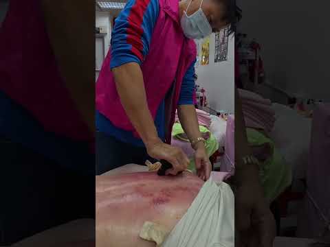 Scraping corporal con gua sha en Taiwán 🇹🇼