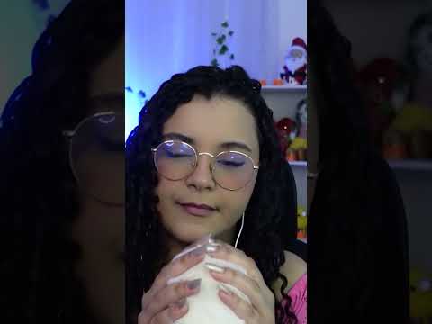 ASMR cafune no microfone