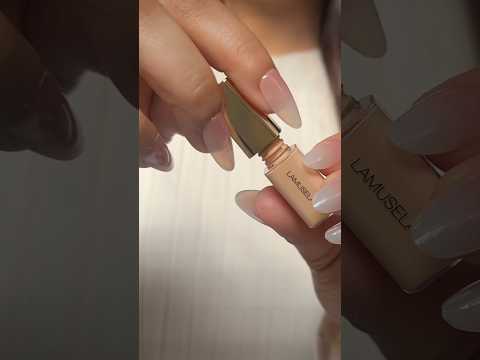 ASMR Doing your makeup #asmr #asmrshorts #tappingandscratching