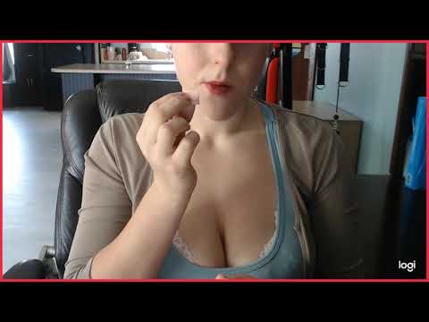 ASMR 10 minute Gum Chewing Hubba Bubba- Mouth watering