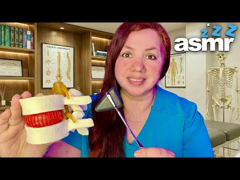 ASMR Doctora Te Examina y Alivia el Dolor de Espalda | Roleplay Médico Relajante