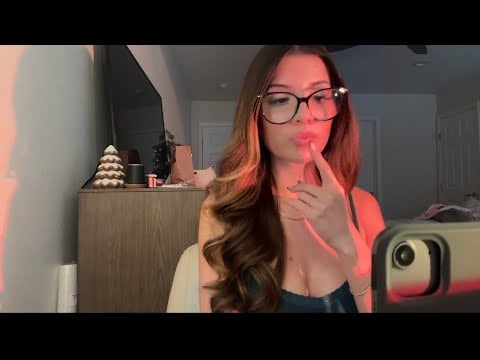 ASMR you have an appointment but the receptionist won’t shut up { lofi, whisper, keyboard }