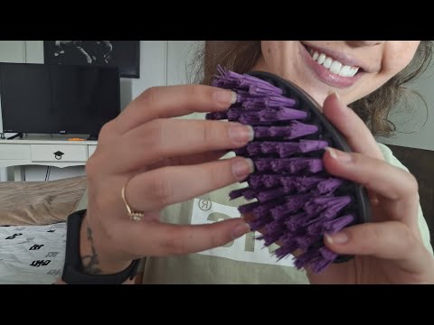 ASMR scratching em objetos aleatórios, roupa, na pele e nos dentes