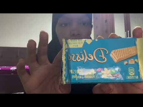 Asmr Lofi eating snacks and chilling