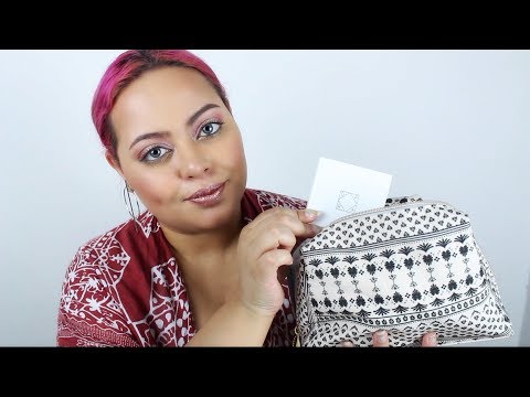 ASMR| What's In My Makeup Bag ~ Show & Tell & Rummaging