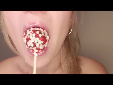 ASMR Watch me Eating a Cupcake