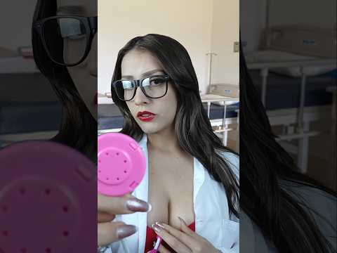 Revisión médica completa con susurros 🩺 #ASMR #asmrshorts #asmrsounds #suenoreparador