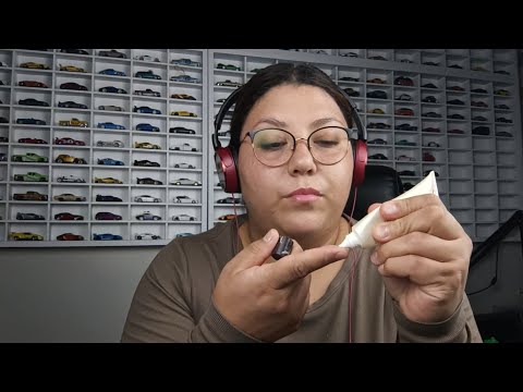 ASMR en español Tu mejor amiga te maquilla l extra cosquillosos y susurros 💤😴 #roleplay #asmr