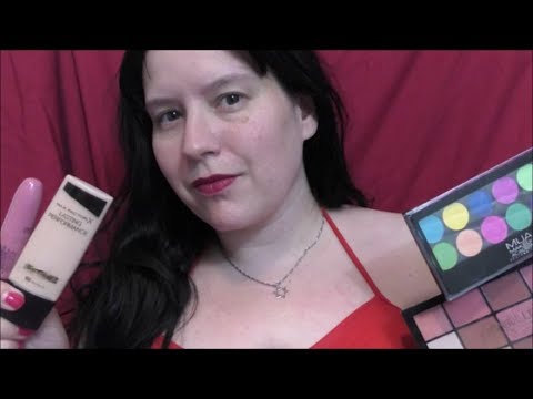 #ASMR Fast Tapping on Make Up !