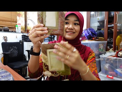 ASMR soft spoken - roleplay purchasing Indonesian souvenirs