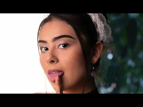 Tu Sirvienta te limpia la carita con su babita | ASMR para dormir