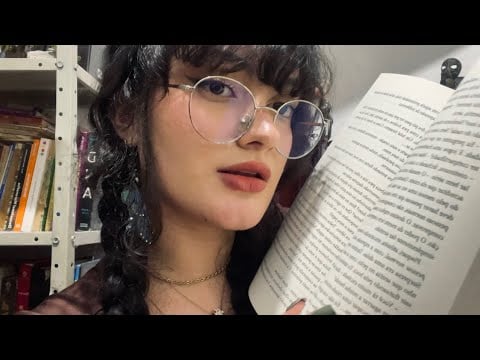 ASMR CASEIRO: 📚✨ Triggers Nos Meus Livros Favoritos (tapping + scratching + sons de páginas)