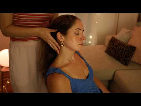 ASMR hair play & soft scratches, hair brushing 🌙 low light for tired eyes (real person, whisper)