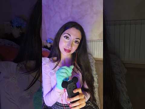 guanto per scrub triggeroso ASMR #relax #sleep #shorts #whispering #kikiasmr #relaxing #sussurri